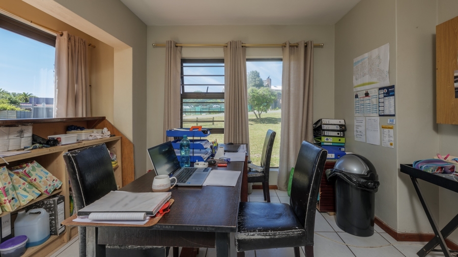 5 Bedroom Property for Sale in Struisbaai Western Cape